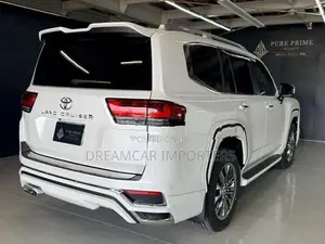 Toyota Land Cruiser Sahara LC300 2026