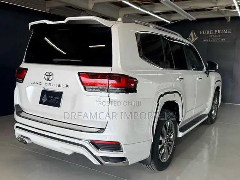 Toyota Land Cruiser Sahara LC300 2026