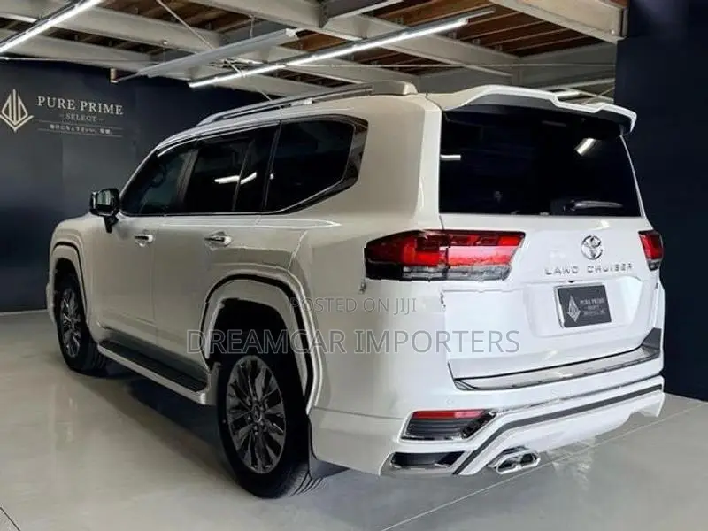 Toyota Land Cruiser Sahara LC300 2026