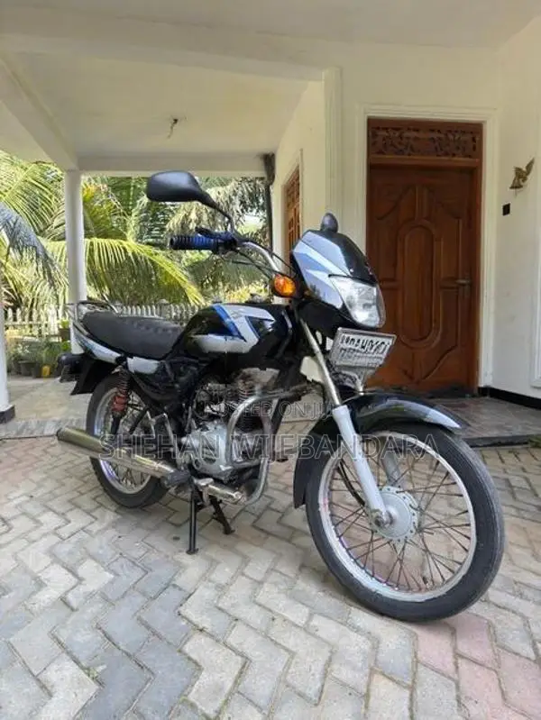 Bajaj CT100 2012