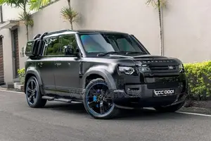 Land Rover Defender P400 2025