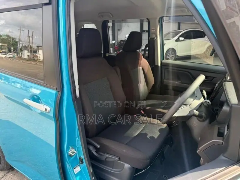 Toyota Roomy G 2023