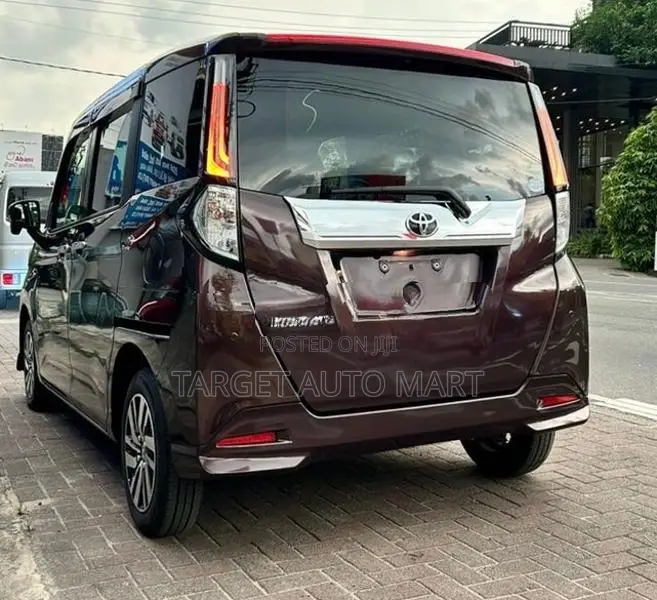 Toyota Roomy Custom G 2025