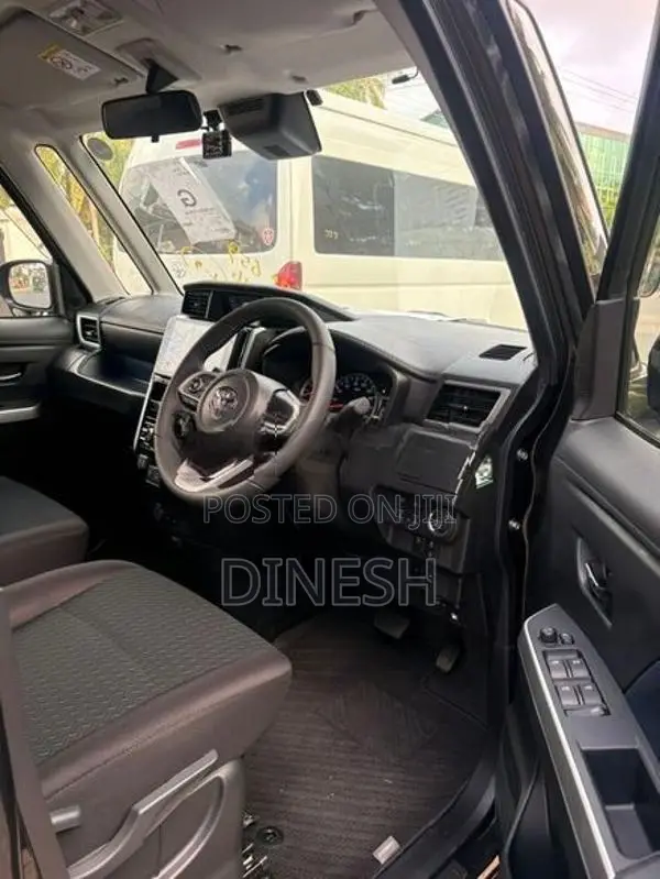 Toyota Roomy CUSTOM GT 2025