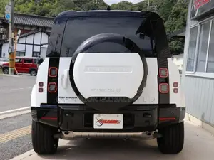 Land Rover Defender 110 XDynamic SE P300 2026