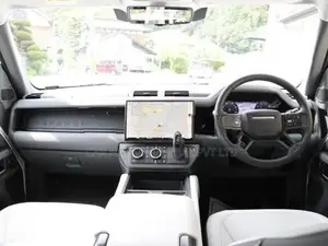 Land Rover Defender 110 XDynamic SE P300 2026