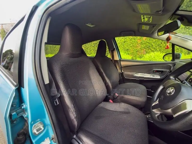 Toyota Vitz 2015