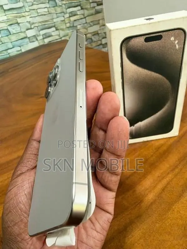 Apple iPhone 15 Pro Max 256GB (Used)