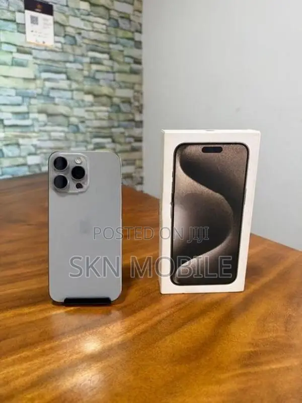 Apple iPhone 15 Pro Max 256GB (Used)