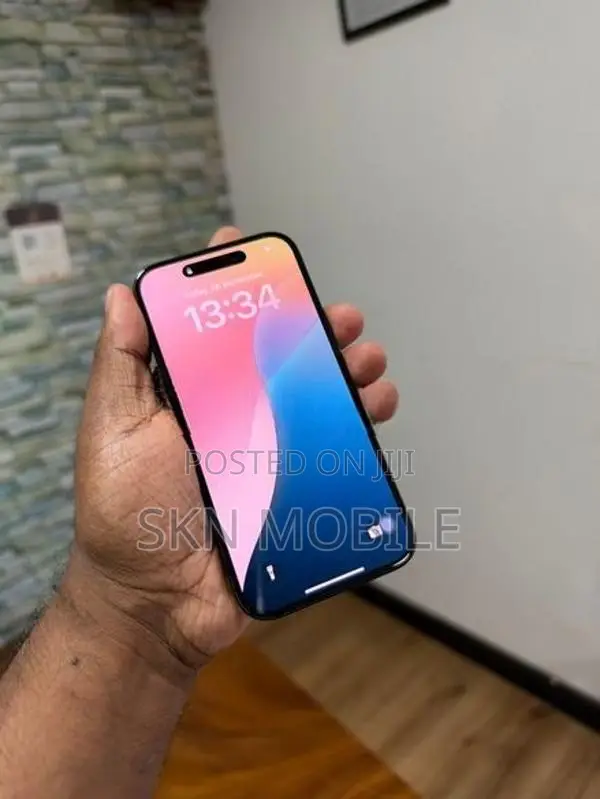 Apple iPhone 15 128GB (Used)