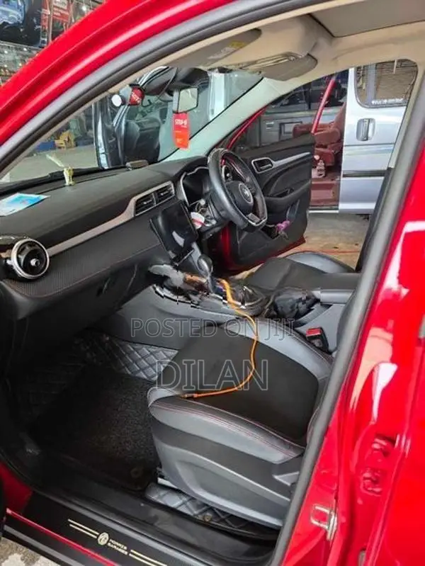 MG ZS 2025