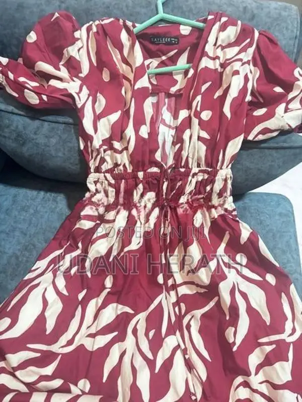 Bayleee Fiorella Maroon Printed Maxi Dress – Worn Once