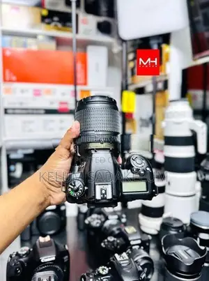 Nikon D7500 4K DSLR Camera Full Set Box