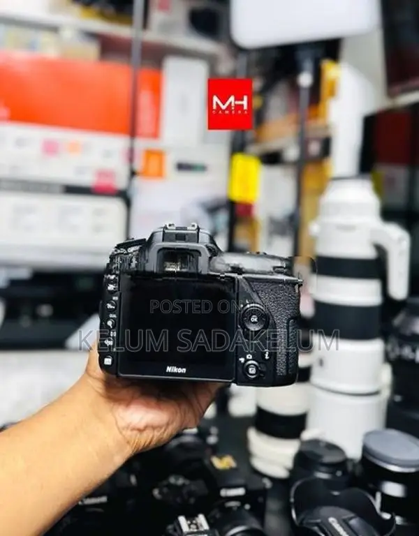 Nikon D7500 4K DSLR Camera Full Set Box