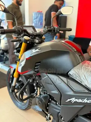 TVS Apache RTR 160 BLACK 2026