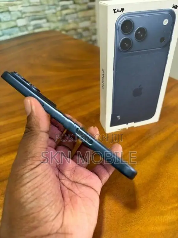 Apple iPhone 17 Pro Max 256GB ESIM (Used)