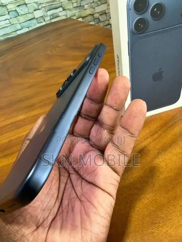 Apple iPhone 17 Pro Max 256GB ESIM (Used)