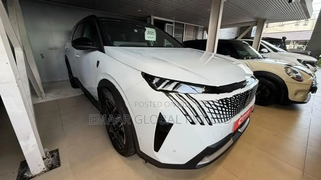 Peugeot 5008 fully loaded 2025