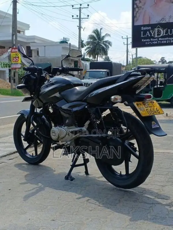Bajaj Pulsar 150 2015