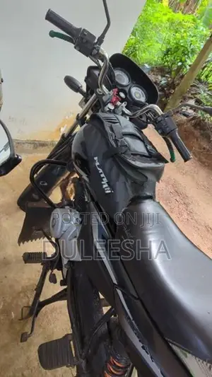Bajaj Platina 100 2017