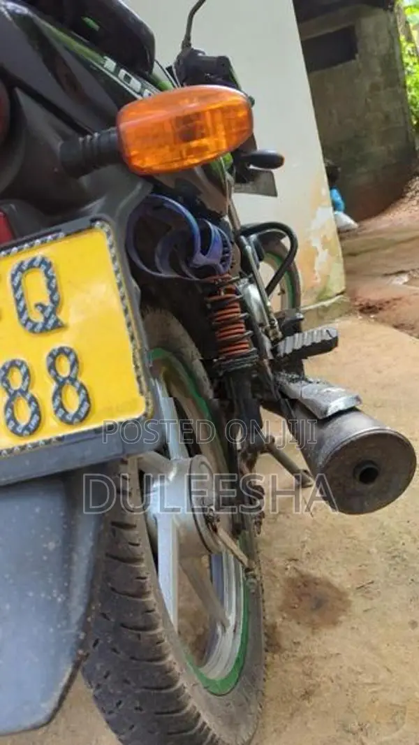 Bajaj Platina 100 2017