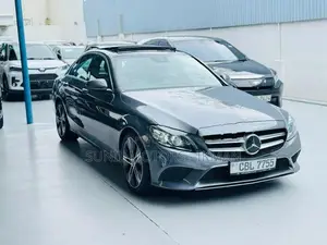 Mercedes Benz C200 AMG Premium 2nd DIMO 2020