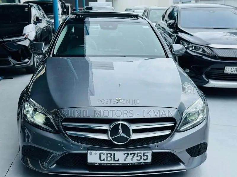 Mercedes Benz C200 AMG Premium 2nd DIMO 2020
