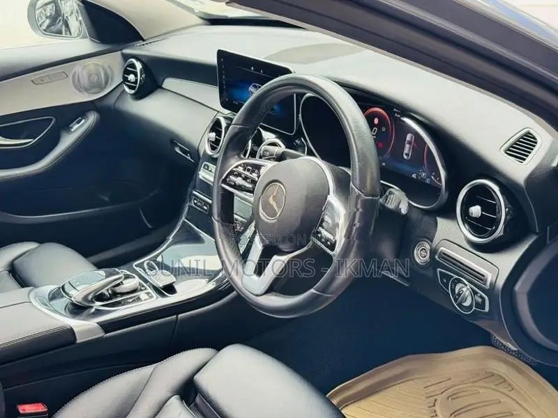 Mercedes Benz C200 AMG Premium 2nd DIMO 2020