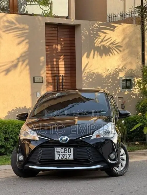 Toyota Vitz Hybrid 2017