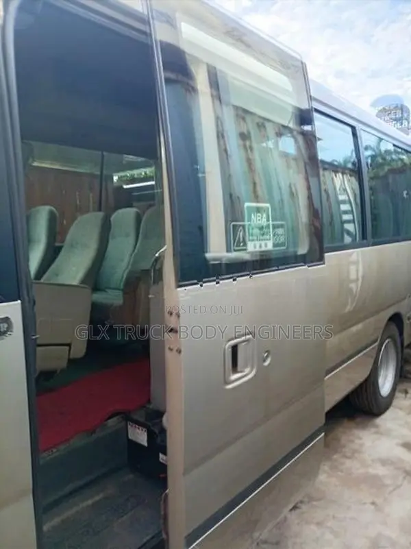 Toyota Coaster 2005