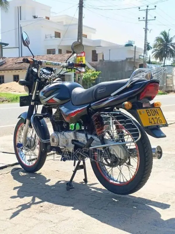 Bajaj CT100 2016