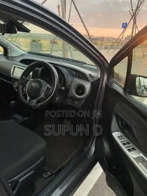 Toyota Vitz 2016