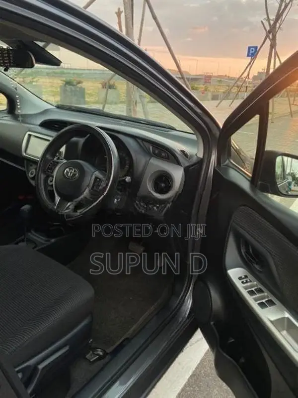 Toyota Vitz 2016