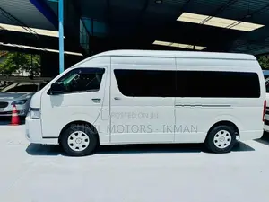 Toyota GDH 223B 14 Seater B/New 2026