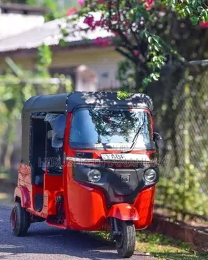 Bajaj RE 2015