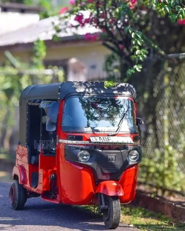 Bajaj RE 2015