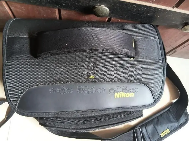 Nikon භාවිත කරන ලද නිකෝන් කැමරාවක්