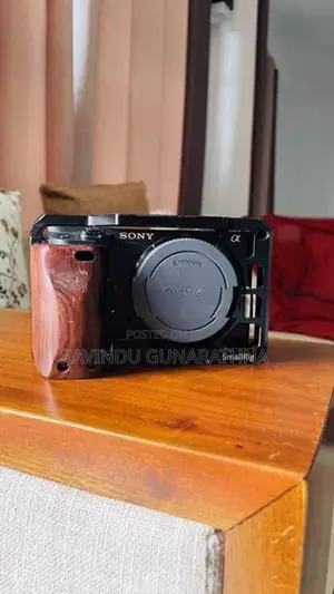 SONY A6400 With Kit 16-50mm Lens Cage