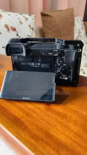 SONY A6400 With Kit 16-50mm Lens Cage