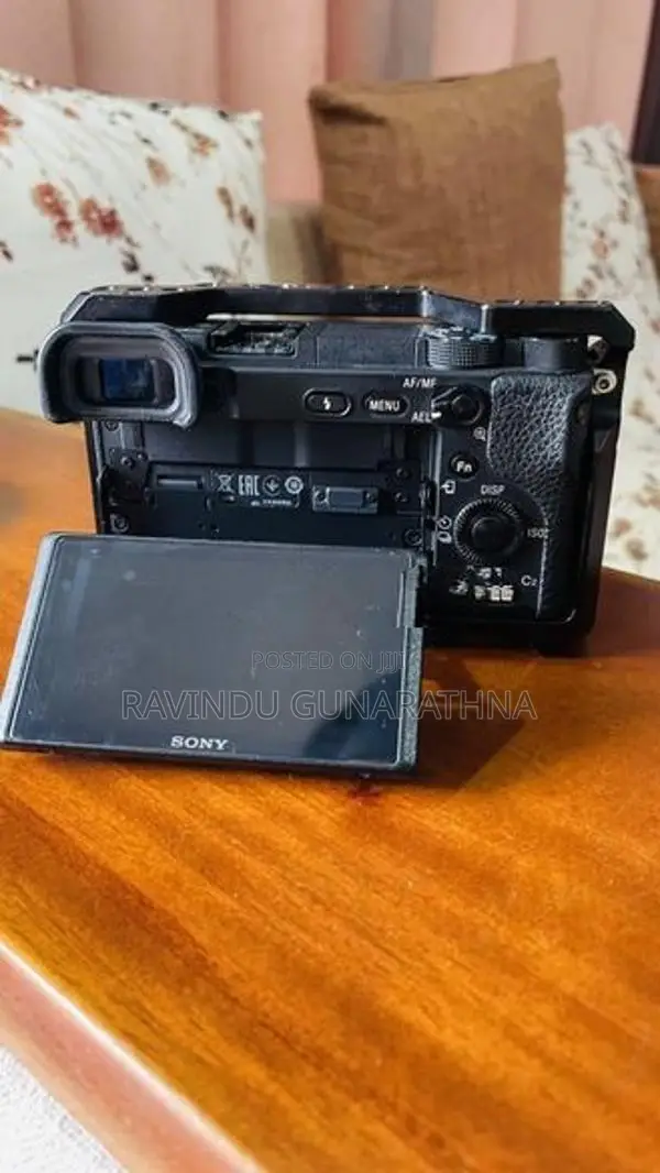 SONY A6400 With Kit 16-50mm Lens Cage