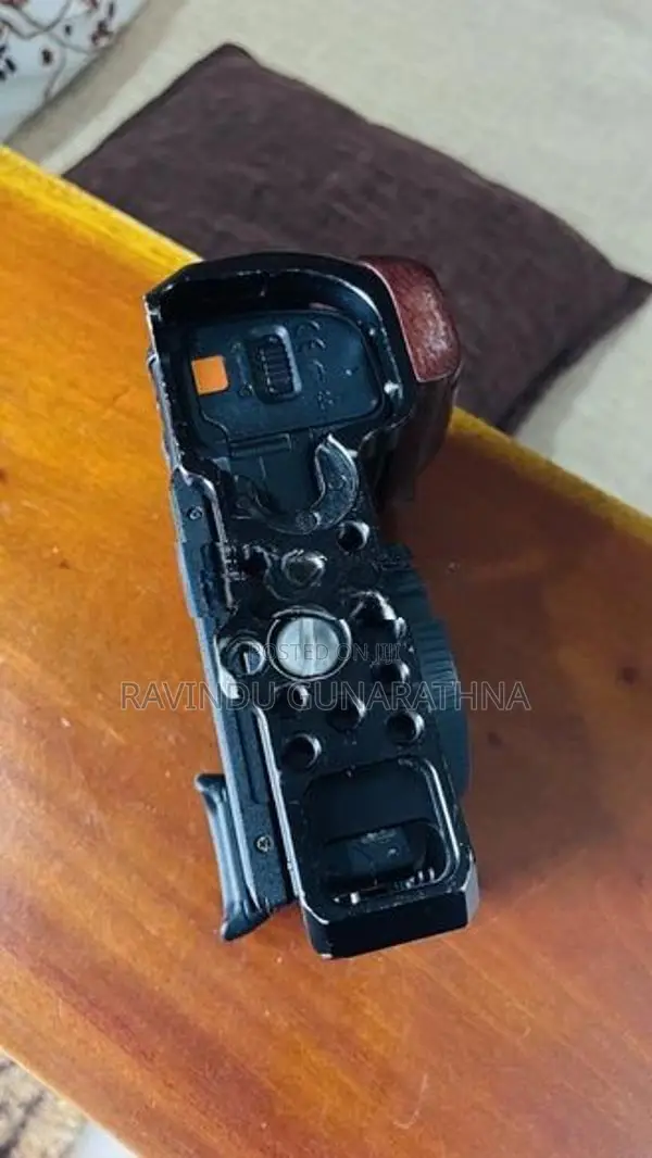 SONY A6400 With Kit 16-50mm Lens Cage