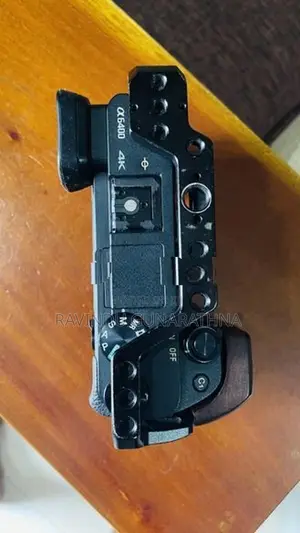 SONY A6400 With Kit 16-50mm Lens Cage
