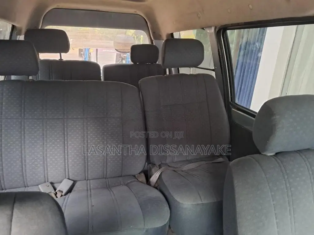 Toyota Noah 2003 Van (Used)