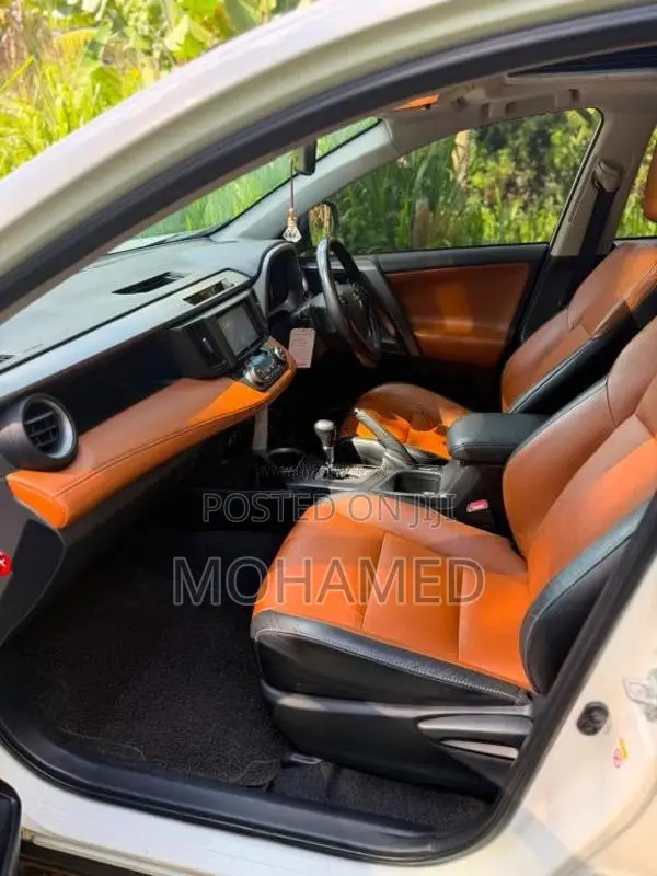 Toyota Rav4 Hybrid 2017 SUV (Used)