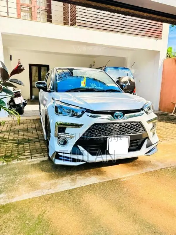 Toyota Raize Z Hybrid BSM 2025 SUV (Used)