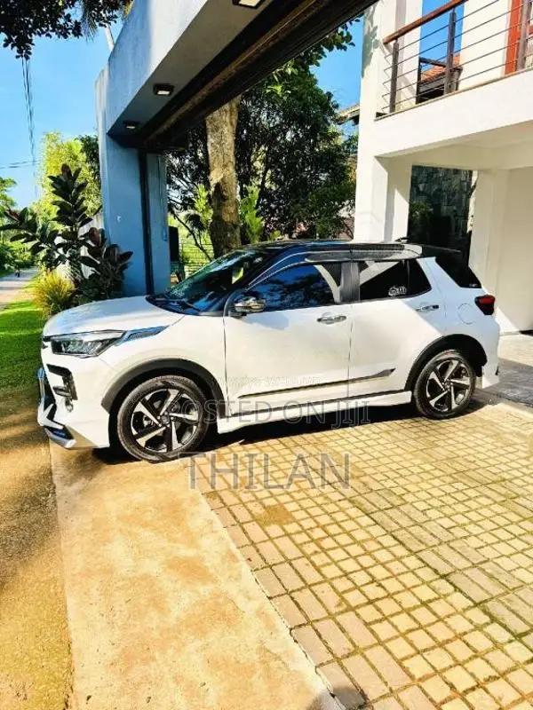 Toyota Raize Z Hybrid BSM 2025 SUV (Used)