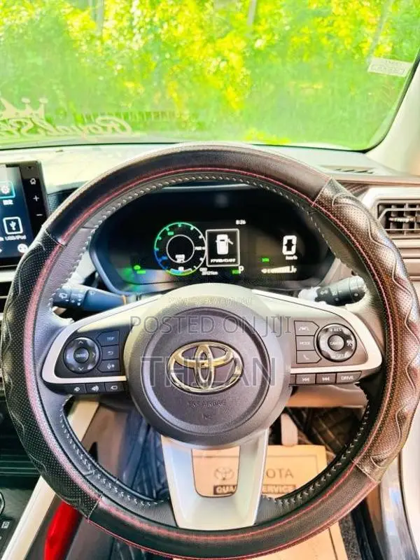 Toyota Raize Z Hybrid BSM 2025 SUV (Used)