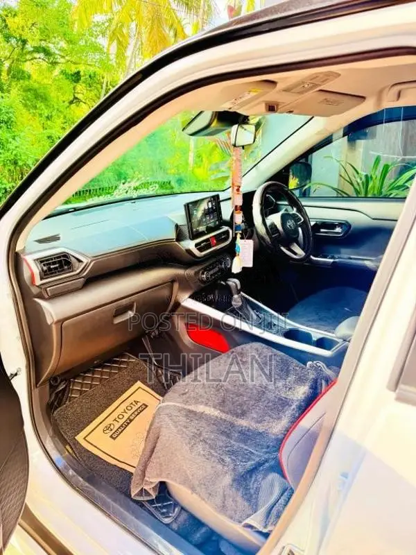 Toyota Raize Z Hybrid BSM 2025 SUV (Used)