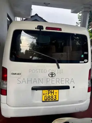 Toyota TownAce S402M Van 2011 Van (Used)