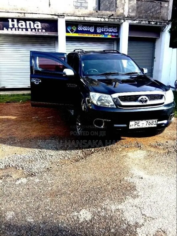 Toyota Hilux Vigo 2013 Pickup (Used)